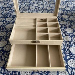 Mele & Co. | White Faux Snakeskin Jewelry Box